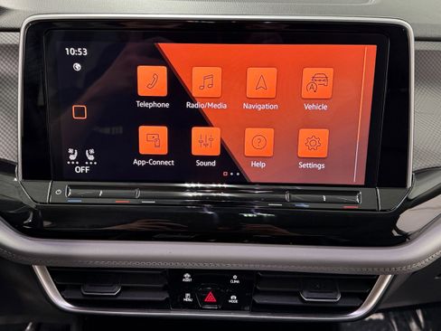 Used 2024 Volkswagen Atlas Peak Edition SE image 25