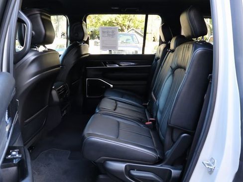 Used 2022 Jeep Wagoneer Series II image 11