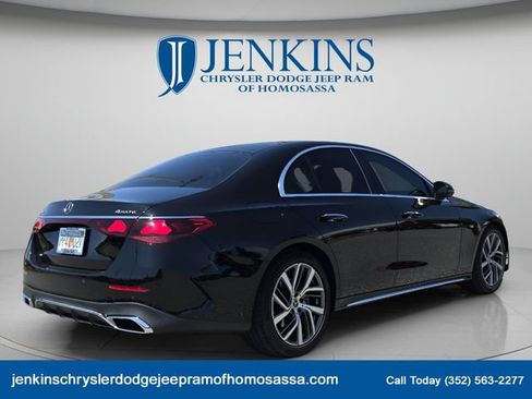 Used 2025 Mercedes-Benz E 350 4MATIC Sedan image 4