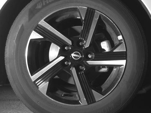 Used 2025 Nissan Sentra SV FWD image 13