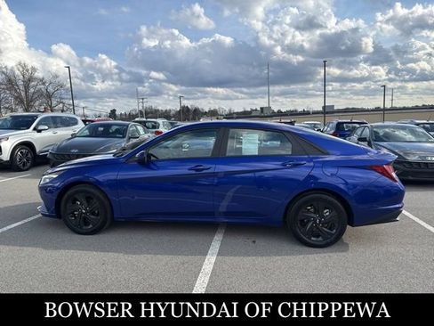 Used 2023 Hyundai Elantra SEL image 4