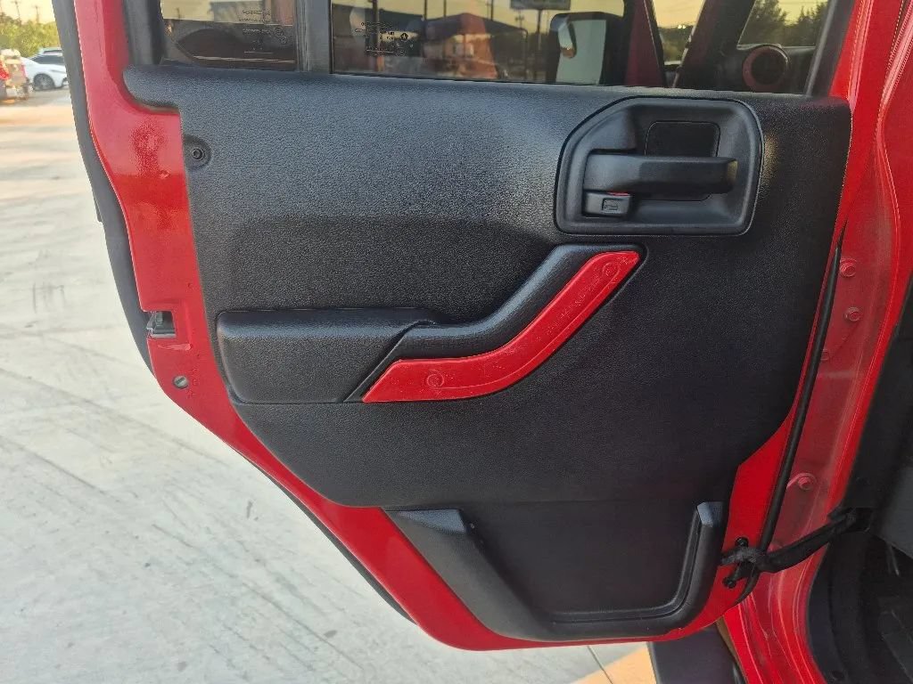 Used 2015 Jeep Wrangler Unlimited Sport w/ Quick Order Package 24S AWD/4WD image 18