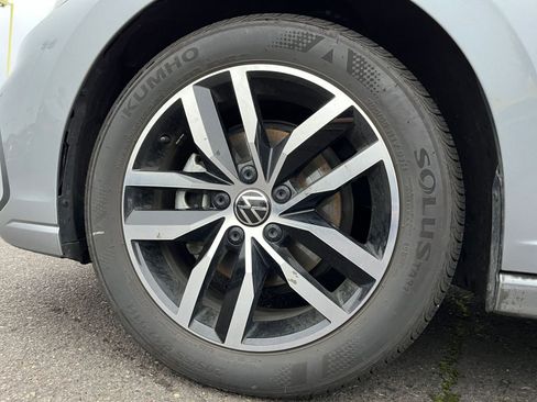 Used 2025 Volkswagen Jetta SE image 29