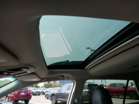 Used 2022 Subaru Outback Limited AWD/4WD image 32