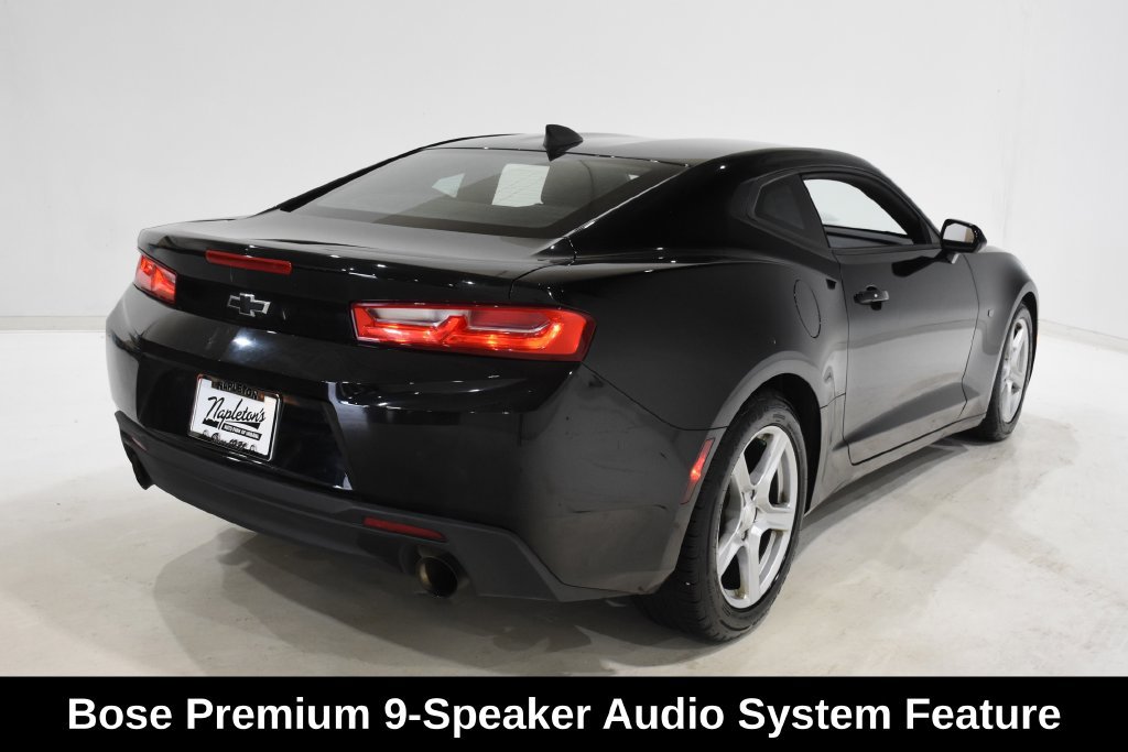 Used 2016 Chevrolet Camaro LT w/ Technology Package RWD image 4