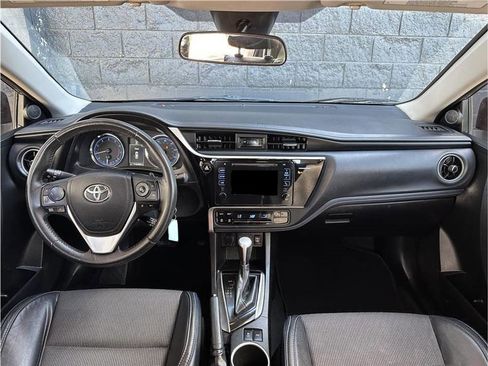 Used 2017 Toyota Corolla SE image 10