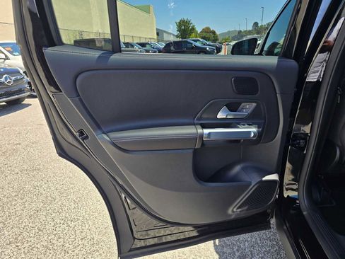 Used 2026 Mercedes-Benz GLB 250 4MATIC image 15