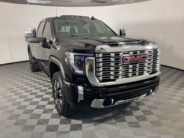 Used 2025 GMC Sierra 2500 Denali w/ Denali Reserve Package AWD/4WD image 3