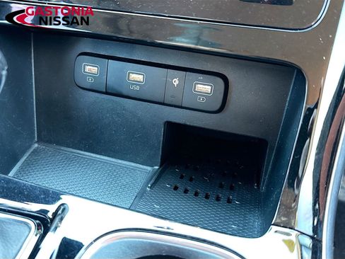 Used 2023 Kia Carnival SX image 27