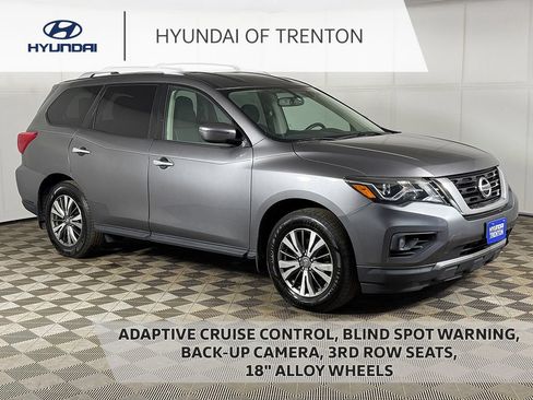 Used 2019 Nissan Pathfinder SV AWD/4WD image 1