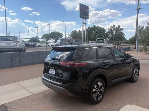 Used 2023 Nissan Rogue SV w/ SV Premium Package FWD image 5