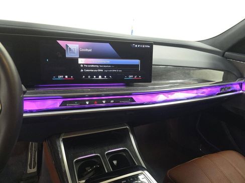 Used 2023 BMW 760i xDrive w/ Luxury Rear Seating Package AWD/4WD image 17