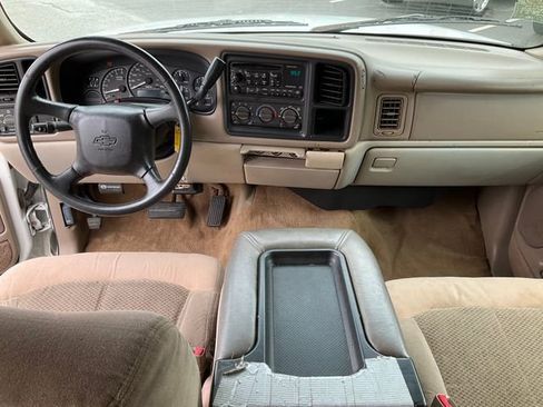 Used 2002 Chevrolet Suburban LS RWD image 4