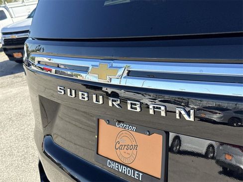 Used 2024 Chevrolet Suburban LT image 29