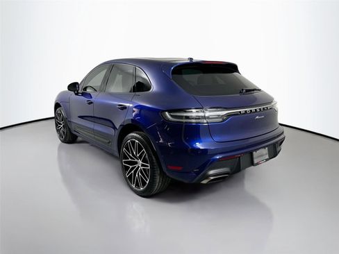 Used 2026 Porsche Macan AWD/4WD image 3