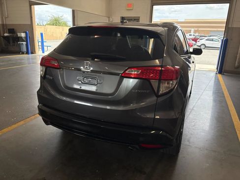 Used 2021 Honda HR-V Sport image 2