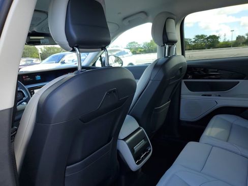 New 2026 Lincoln Nautilus Premier image 9