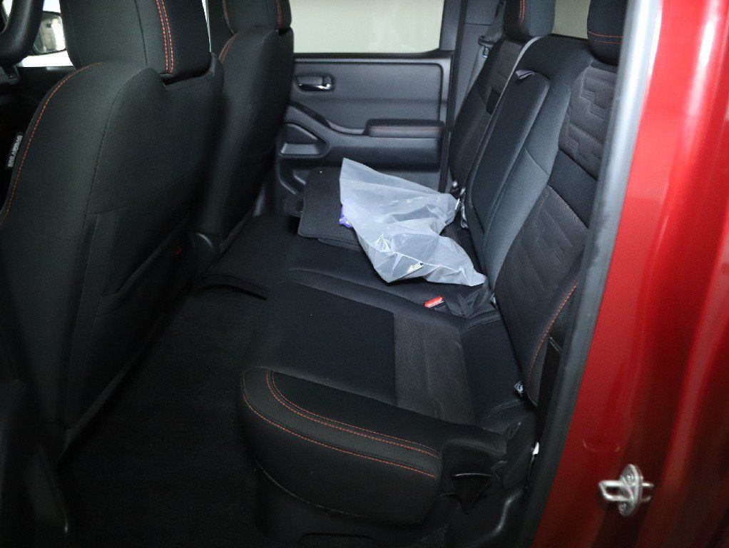 Used 2022 Nissan Frontier PRO-4X w/ Technology Package AWD/4WD image 17