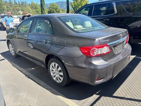 Used 2012 Toyota Corolla LE FWD image 3