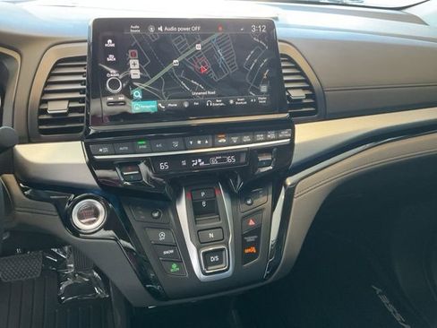 New 2026 Honda Odyssey Touring image 14