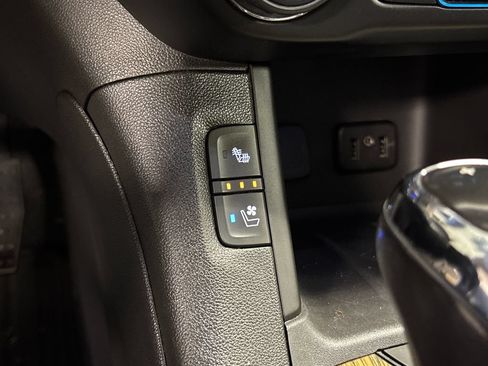 Used 2019 GMC Acadia Denali w/ Technology Package FWD image 42