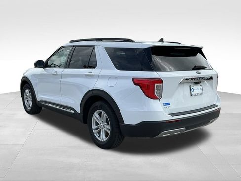 Used 2023 Ford Explorer XLT w/ Equipment Group 202A RWD image 5