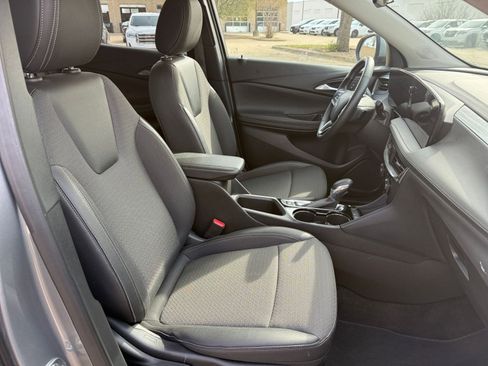 Used 2025 Buick Encore GX Preferred FWD image 37