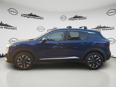 Used 2025 Nissan Kicks SV w/ SV Premium Package AWD/4WD image 3
