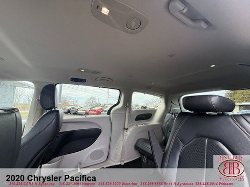 Used 2020 Chrysler Pacifica Touring-L image 14