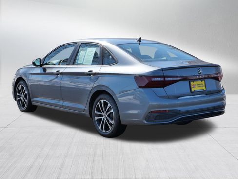 Certified 2025 Volkswagen Jetta Sport image 5