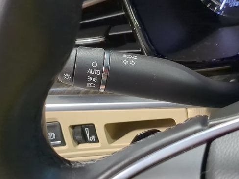 Used 2018 Cadillac XT5 FWD w/ LPO, Wheel Lock Package image 30