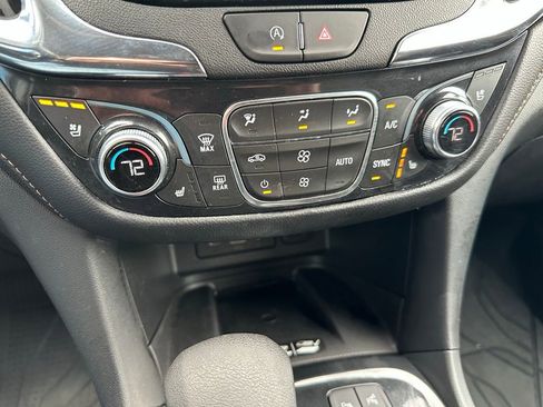 Used 2023 Chevrolet Equinox Premier AWD/4WD image 26