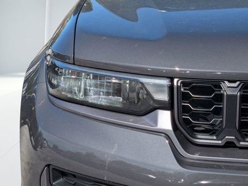 New 2026 Jeep Grand Cherokee Altitude image 9