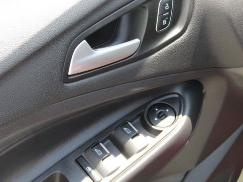 Certified 2019 Ford Escape SE AWD/4WD image 15