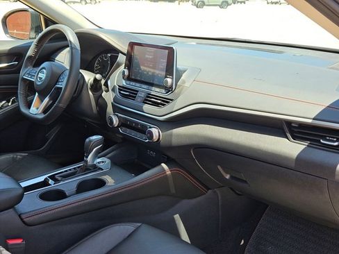 Used 2022 Nissan Altima 2.5 SR FWD image 18