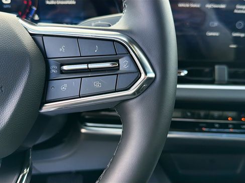 Used 2026 Chevrolet Equinox LT image 37