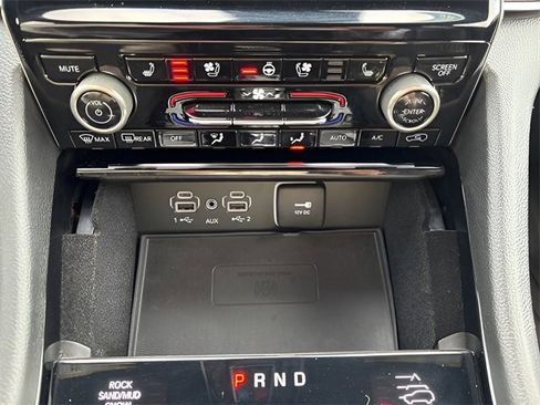 Used 2022 Jeep Grand Cherokee Summit w/ Luxury Tech Group V image 15