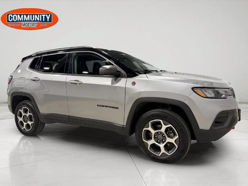 Used 2022 Jeep Compass Trailhawk w/ Sun and Sound Group AWD/4WD image 10