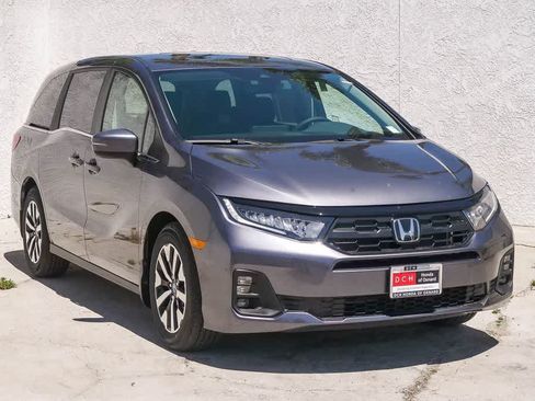 New 2026 Honda Odyssey EX-L image 3