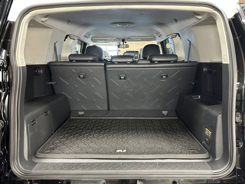 Used 2007 Toyota FJ Cruiser 4WD image 16