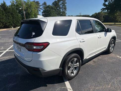 Used 2023 Honda Pilot EX-L image 5
