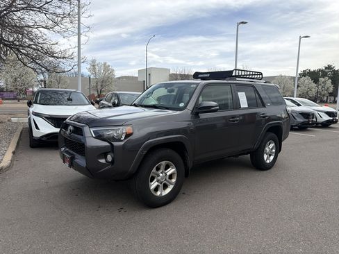 Used 2019 Toyota 4Runner SR5 Premium image 2