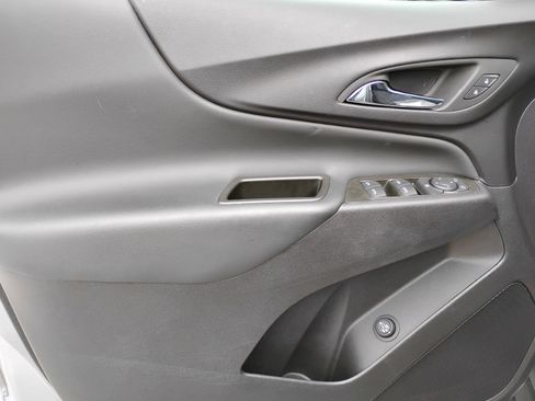 Used 2024 Chevrolet Equinox LT FWD image 15