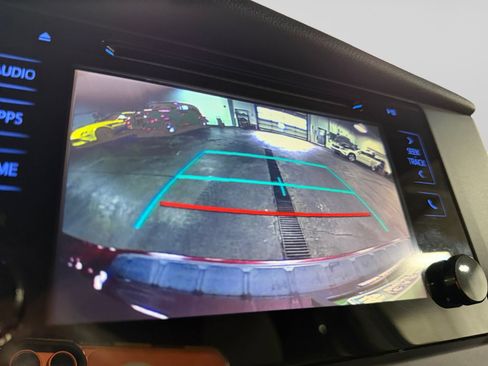 Used 2015 Toyota Sienna LE FWD image 30