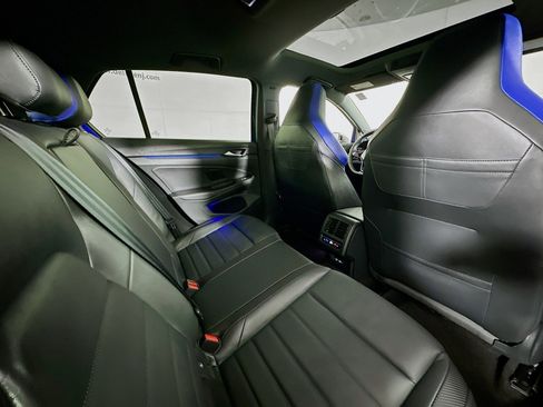 Used 2024 Volkswagen Golf R image 27