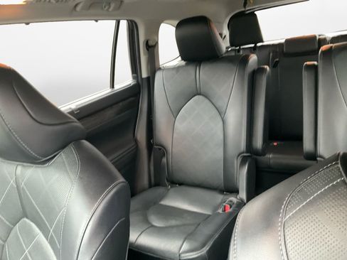 Used 2023 Toyota Highlander Platinum AWD/4WD image 13