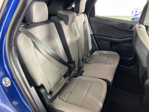 Used 2022 Ford Escape SE image 30