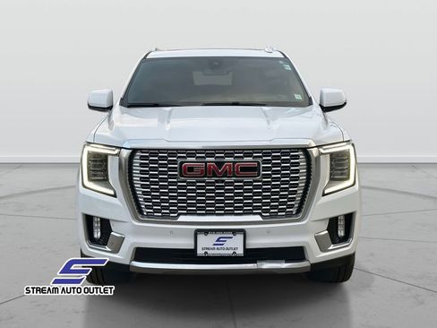 Used 2022 GMC Yukon XL Denali image 2