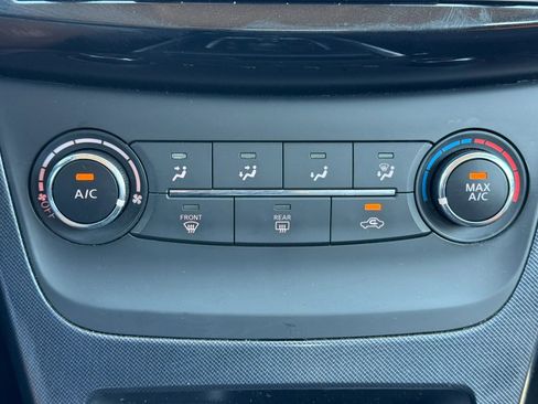 Used 2016 Nissan Sentra SR FWD image 25