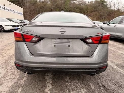 Used 2025 Nissan Altima 2.5 SR AWD/4WD image 4